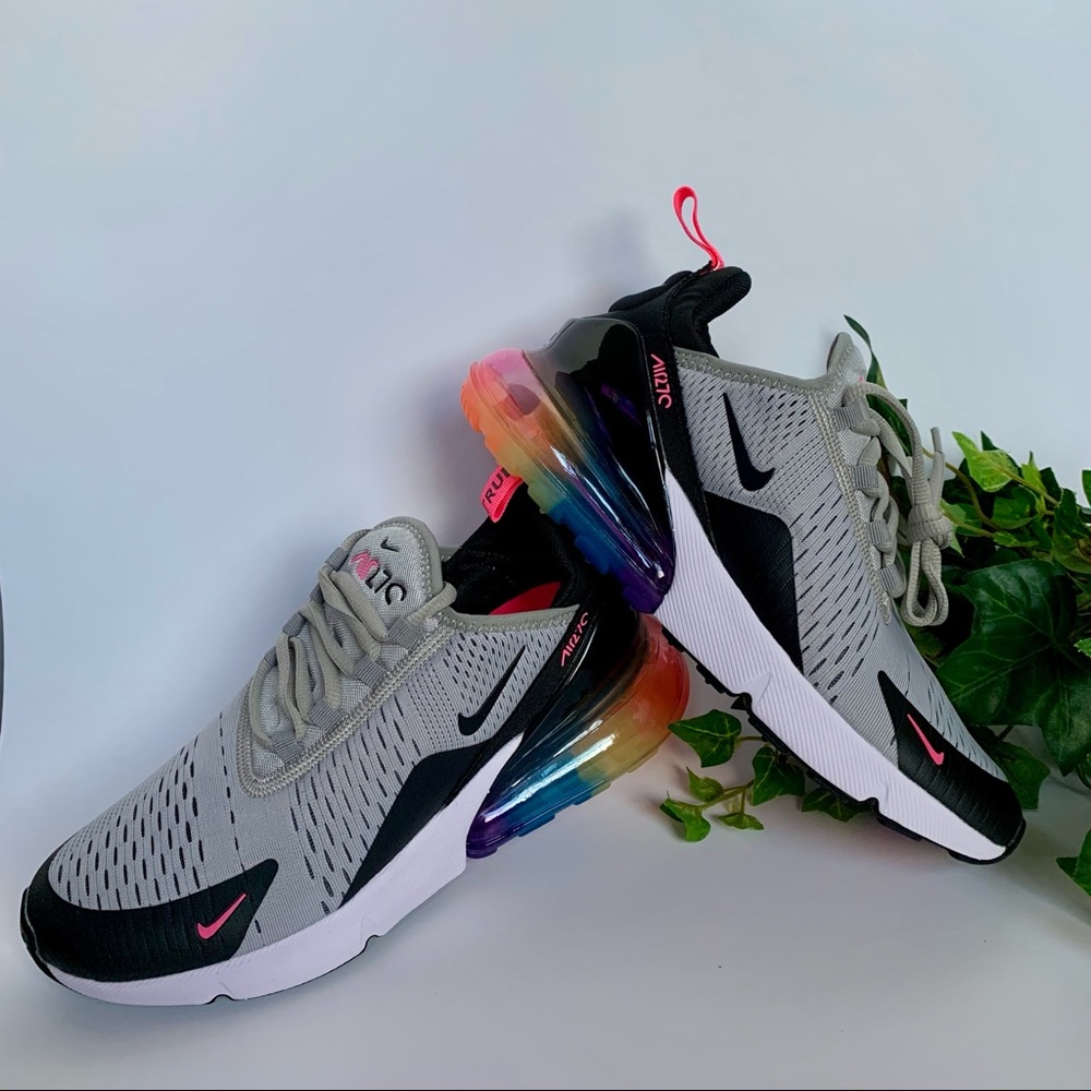 Nike Air Max 270 - Picture 3 of 8